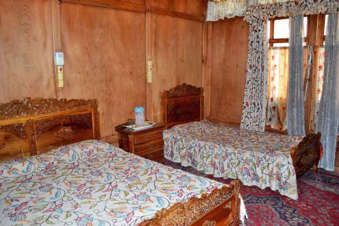 Indoora Houseboat, Srinagar 2